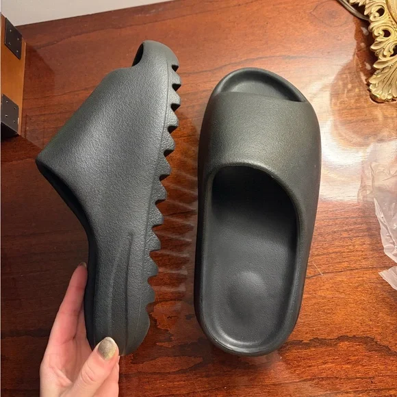 Black Foam Slide Sandals - Picture 2 of 4